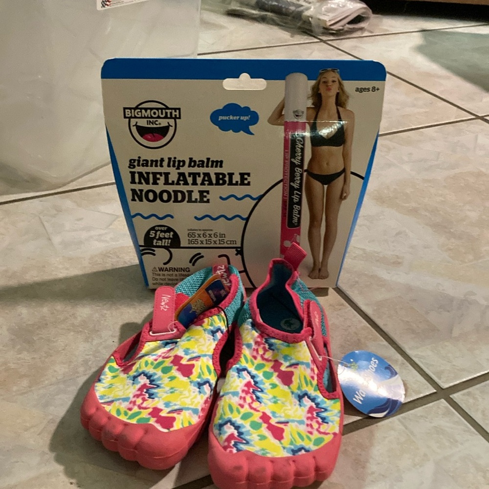 Water shoe and float bundle